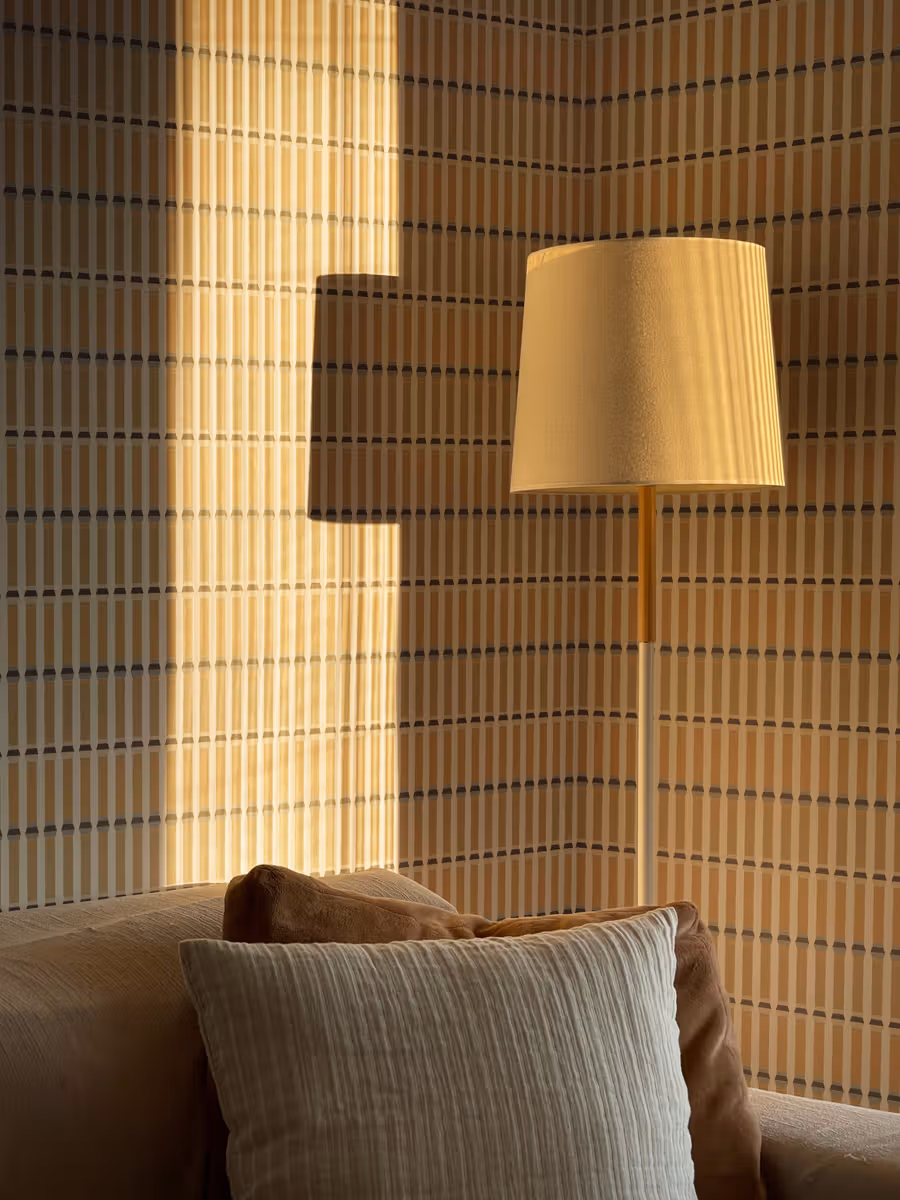 Cameo Wallpaper shown in an editorial setting