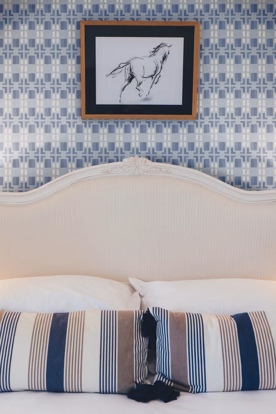 Marches Wallpaper shown in an editorial setting