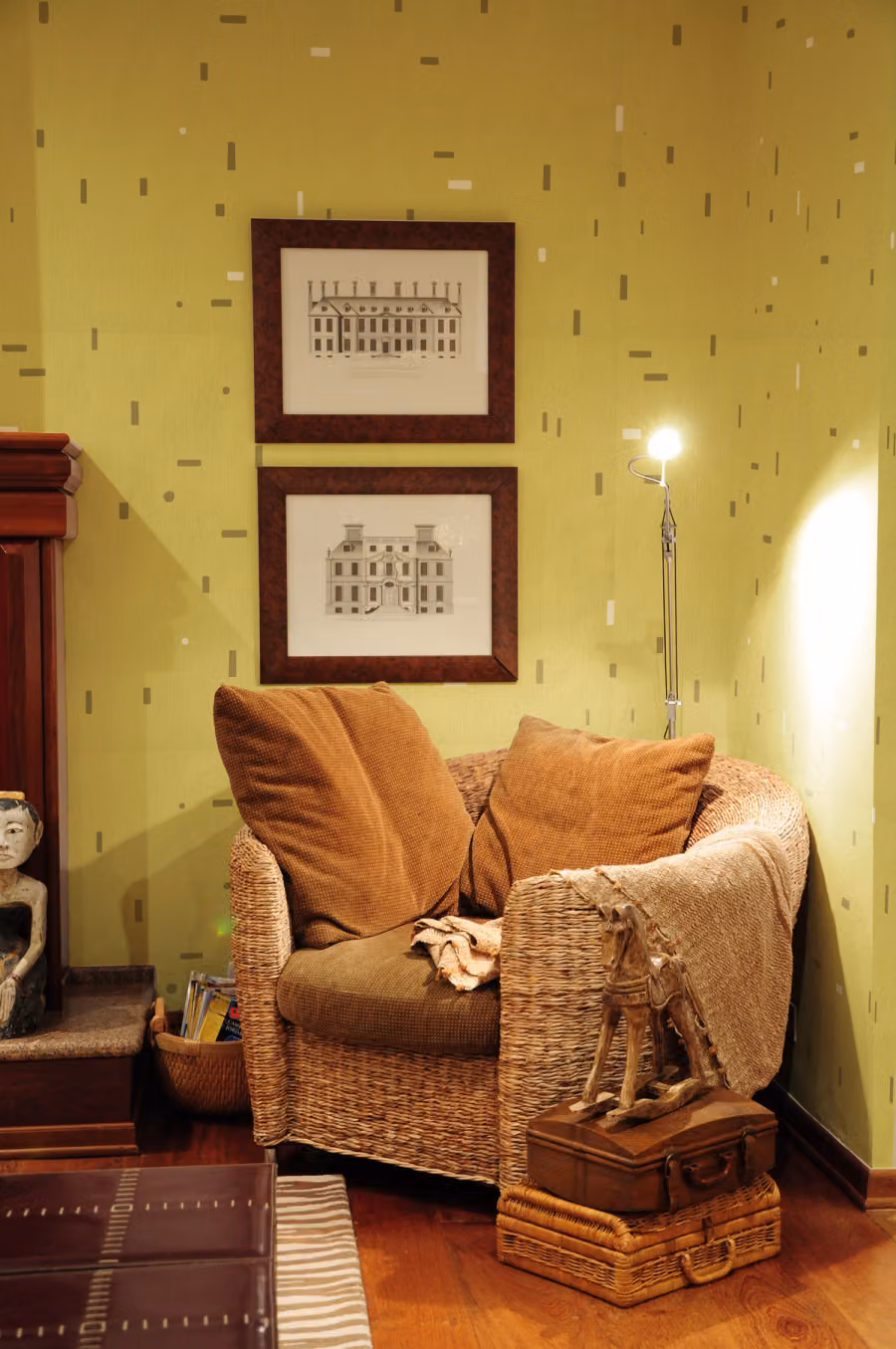 Intimo Wallpaper shown in an editorial setting
